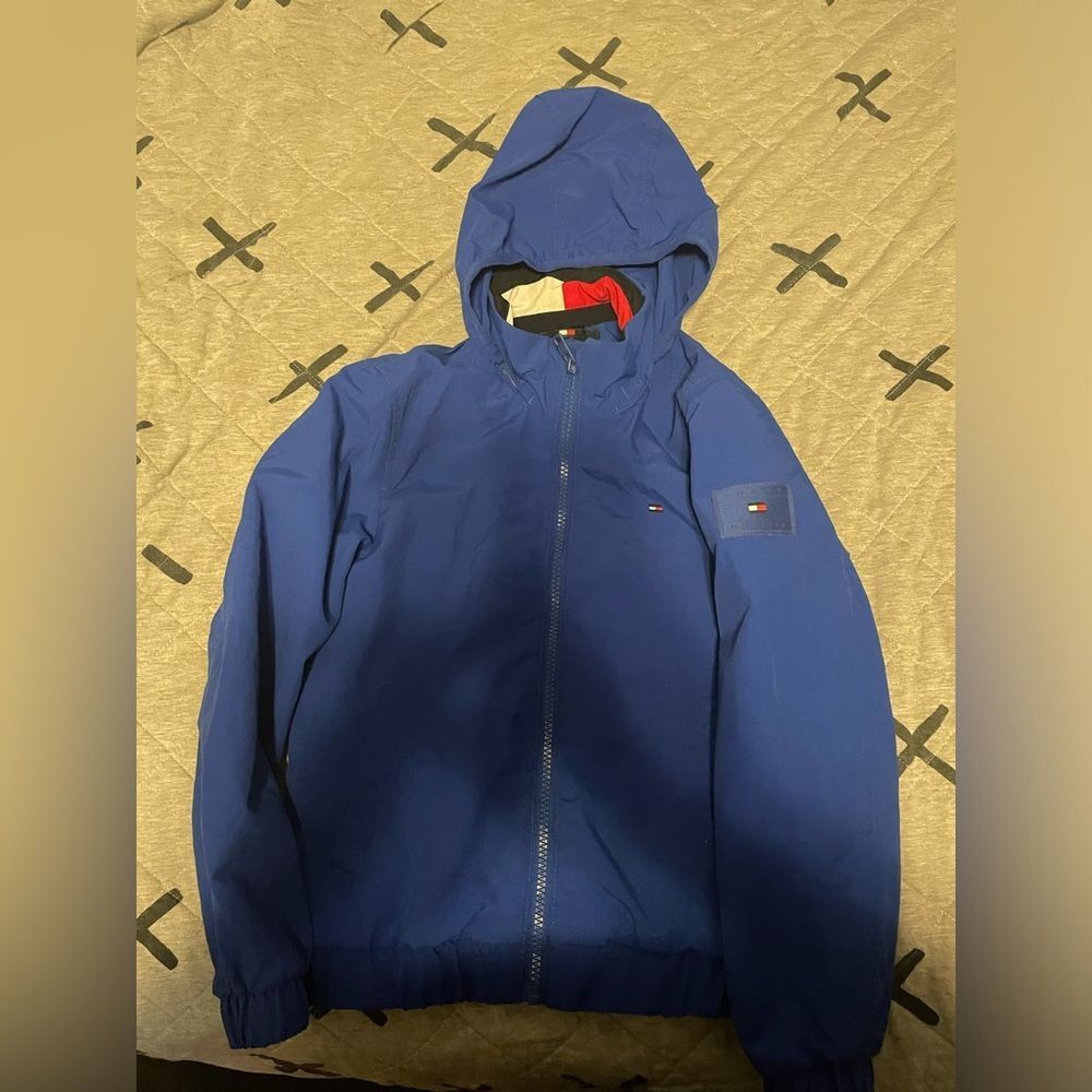 Used tommy windbreaker size 7 kids